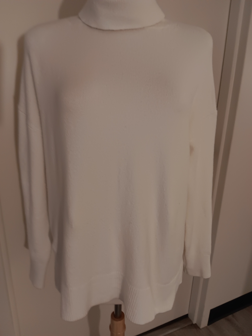 Banana Republic Ivory Turtleneck Women's Sweater